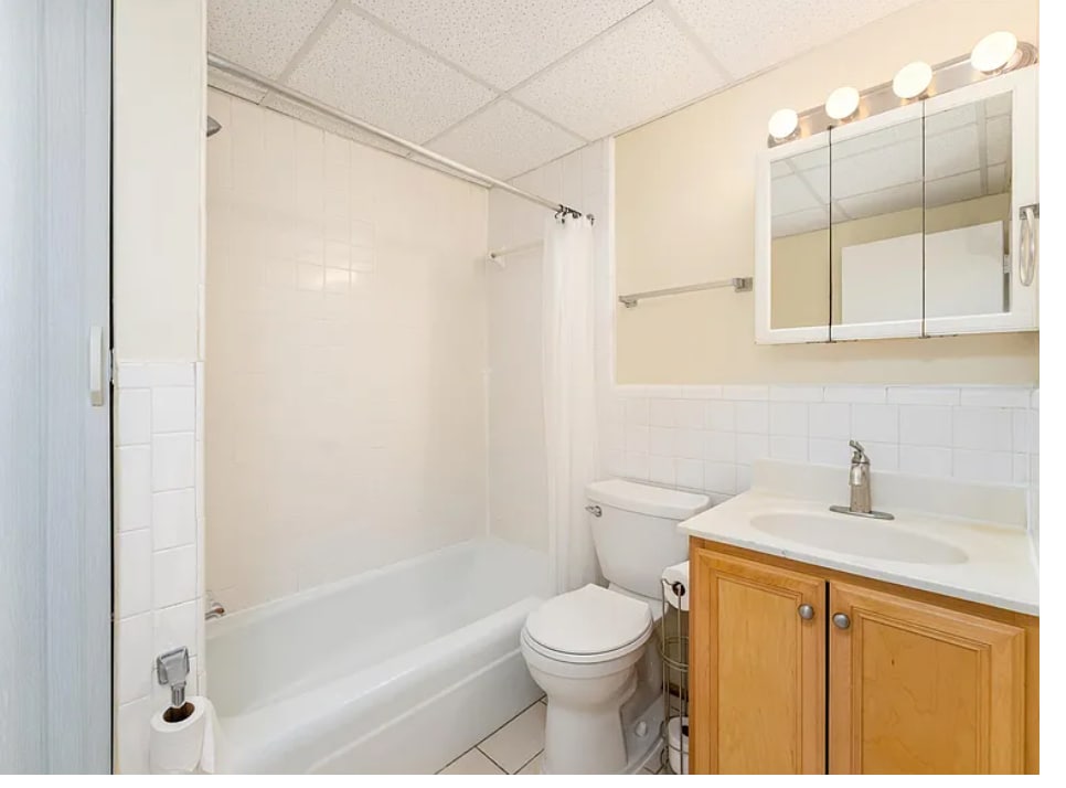Clean updated Bathrrom - 1800 Jefferson Park Ave