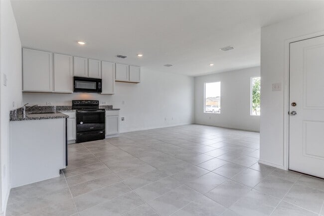 Building Photo - 126 Sunflower St