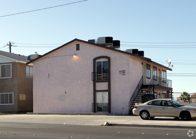 Primary Photo - 803 Major Ave. North