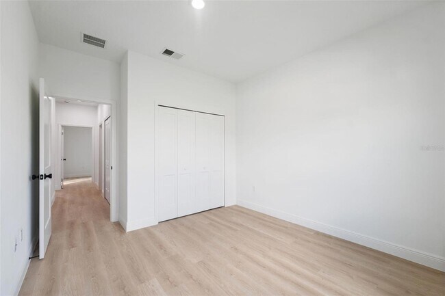 Building Photo - 746 Marion Oaks Manor