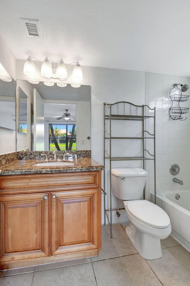 Building Photo - 1495 Lake Crystal Dr