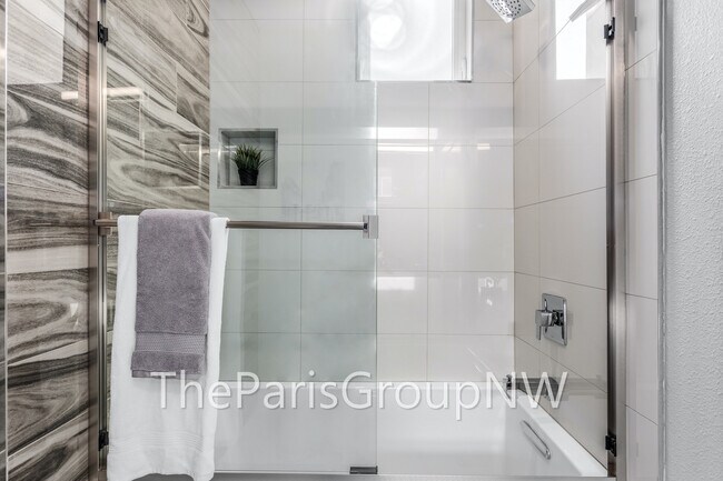 Building Photo - 3078 SW Avalon Way