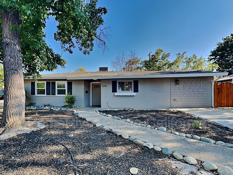 Primary Photo - 3228 Somerset Rd