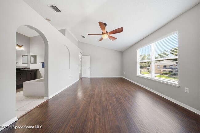 Building Photo - 1116 Myrtle Lake View Dr