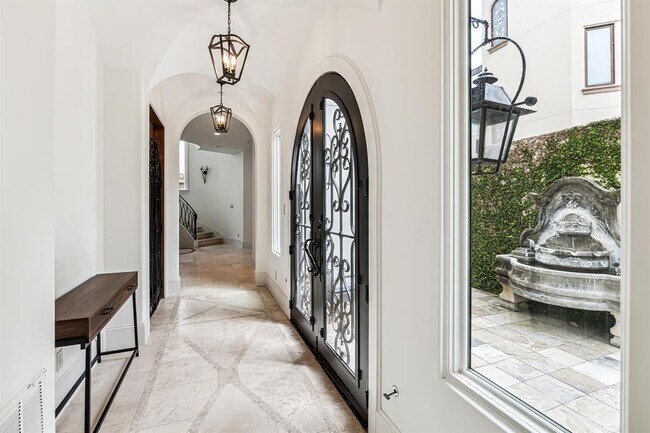Building Photo - 110 Calle Catalina Pl