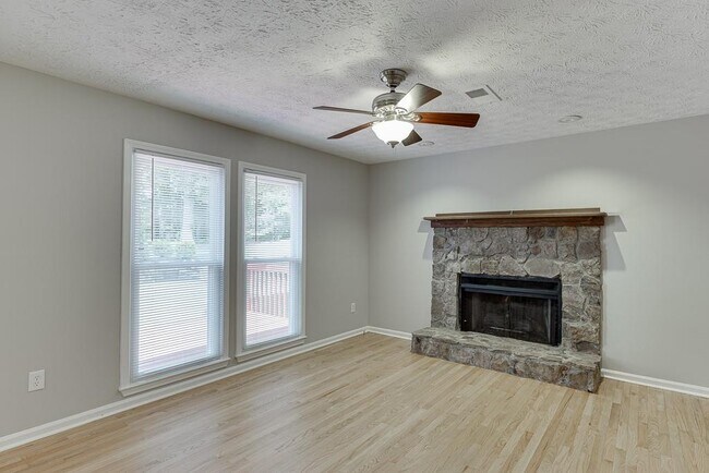 Building Photo - 1813 Rambling Woods Dr NW