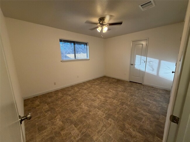 Building Photo - 9215 Loren Ln