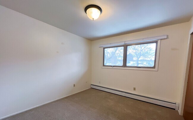 Building Photo - 302-308 N 11th Ave