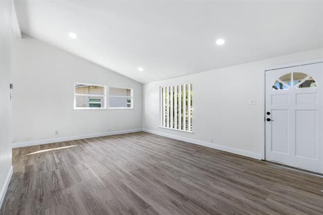 Building Photo - 912 Warfield Way