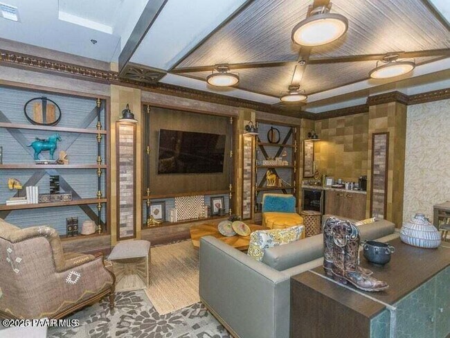 Building Photo - 6236 E Stafford St