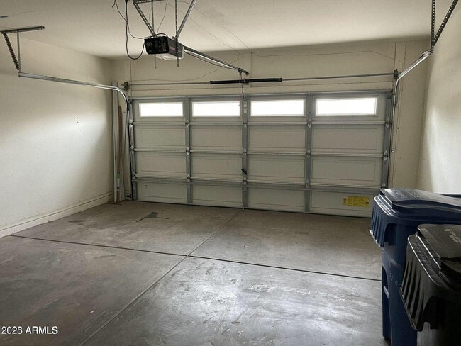 Building Photo - 3117 S Southwind Dr