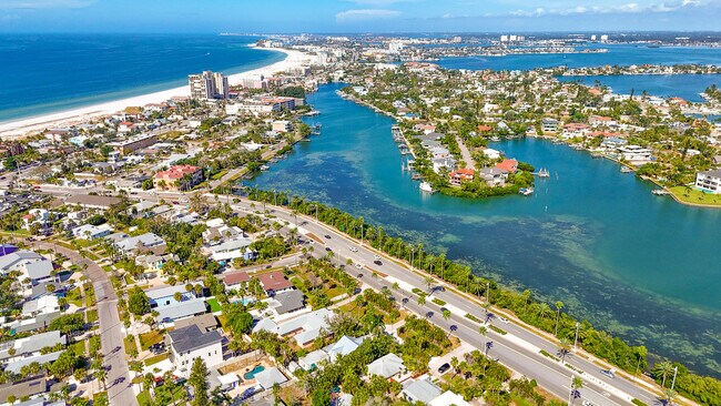 Building Photo - 3310 E Maritana Dr