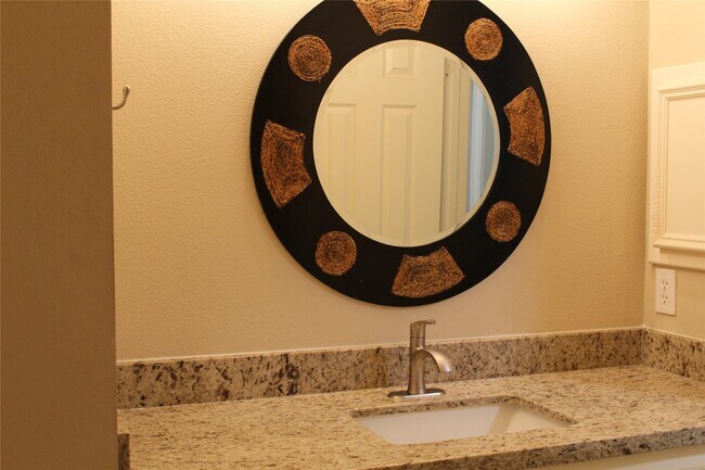 Building Photo - 22852 Lantern Hills Dr