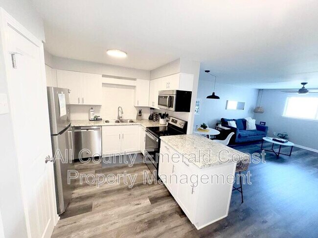 Building Photo - 3755 Scenic Hwy 98