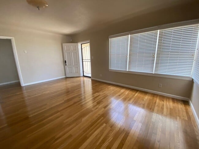 Building Photo - 3 br, 1 bath House - 8227 E. Floral Ave
