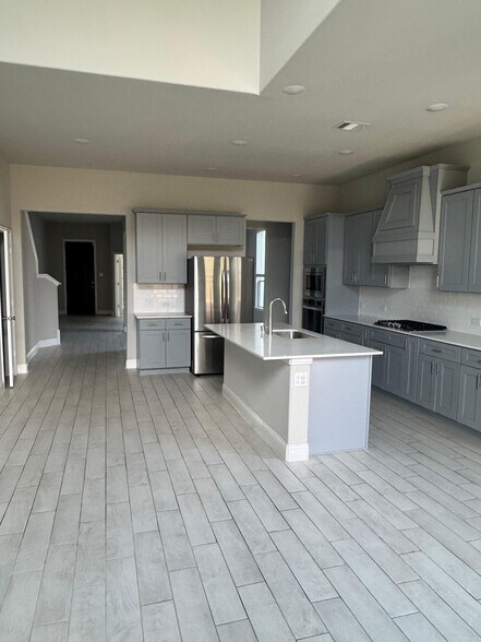Building Photo - 500 Hoot Owl Hl