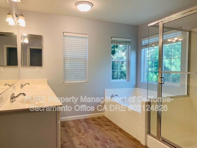 Building Photo - 140 Vento Ct