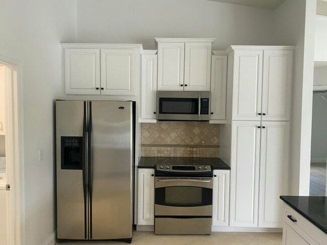 Building Photo - 4593 Bucida Rd