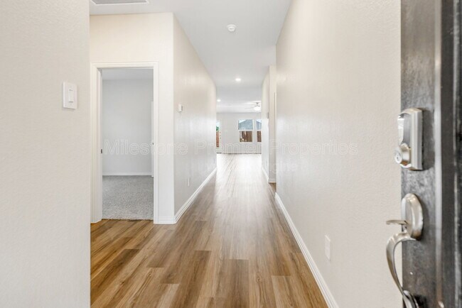 Building Photo - 2200 Dunbar Dr