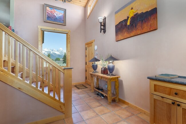 Building Photo - 8225 N Spring Gulch Rd