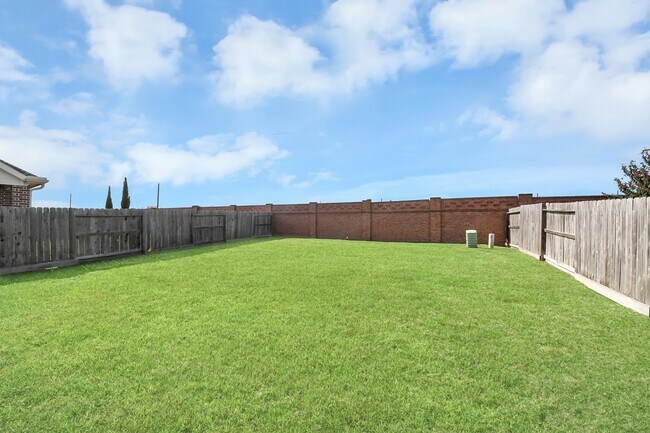 Building Photo - 24754 Levante Dr