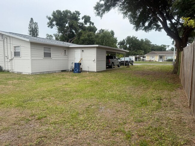 Building Photo - 3 bedroom 1 bath