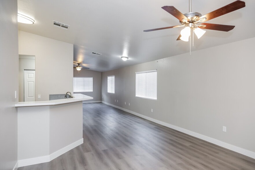 Building Photo - 5285 Mineral Lake Dr