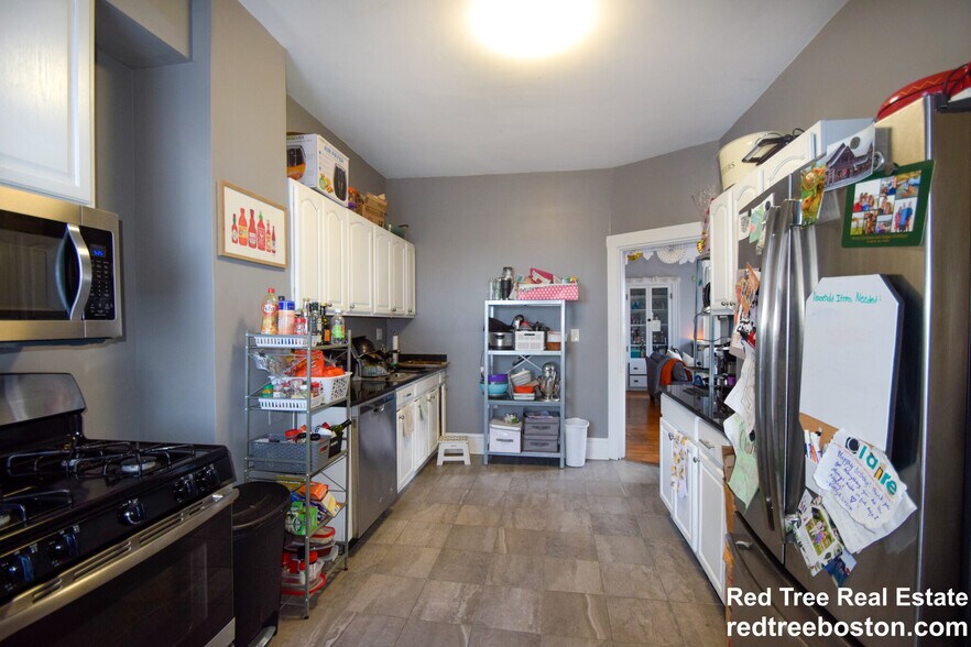 Building Photo - 85 Surrey St