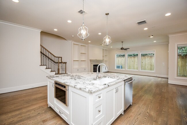 Building Photo - 810 Remington Glade Dr