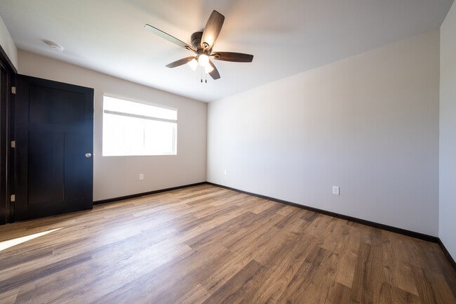 Building Photo - 669 4th Cir Dr SW