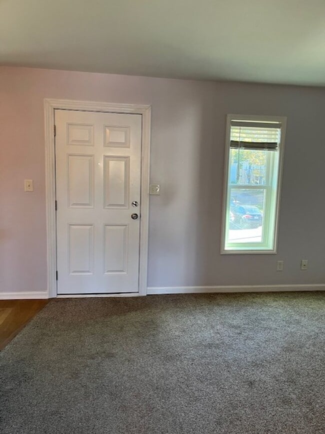 Building Photo - 2548 Flint Dr