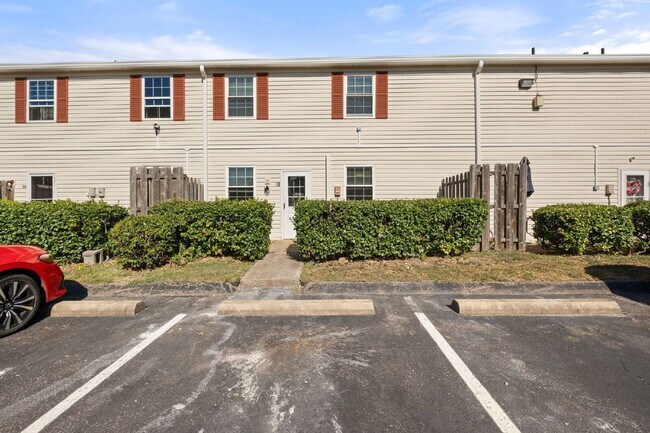 Building Photo - 1301 Neelys Bend Rd