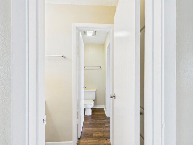 Building Photo - 800 San Pedro Dr