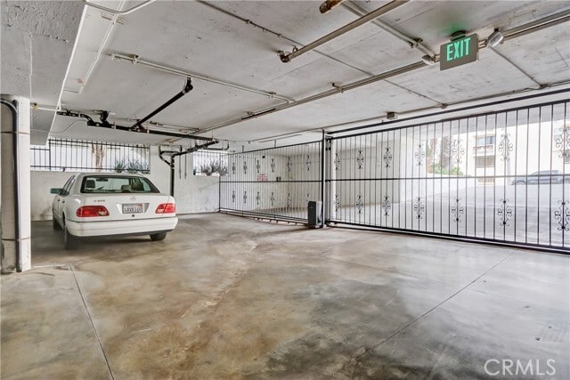 Building Photo - 425 S Catalina Ave