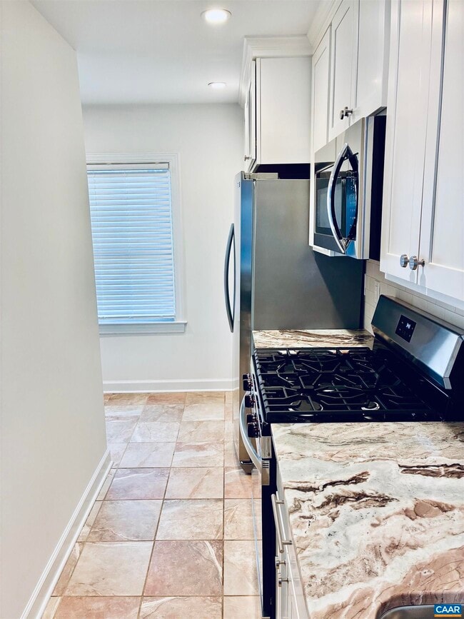 Building Photo - 210 Saponi Ln