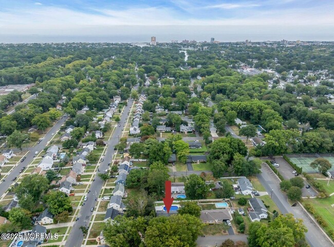 Building Photo - 1506 Evergreen Ave