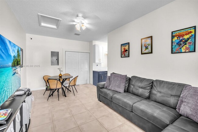 Building Photo - 871 NW 130th Ave