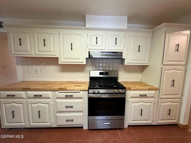 Building Photo - 1067 Villa Linda Way