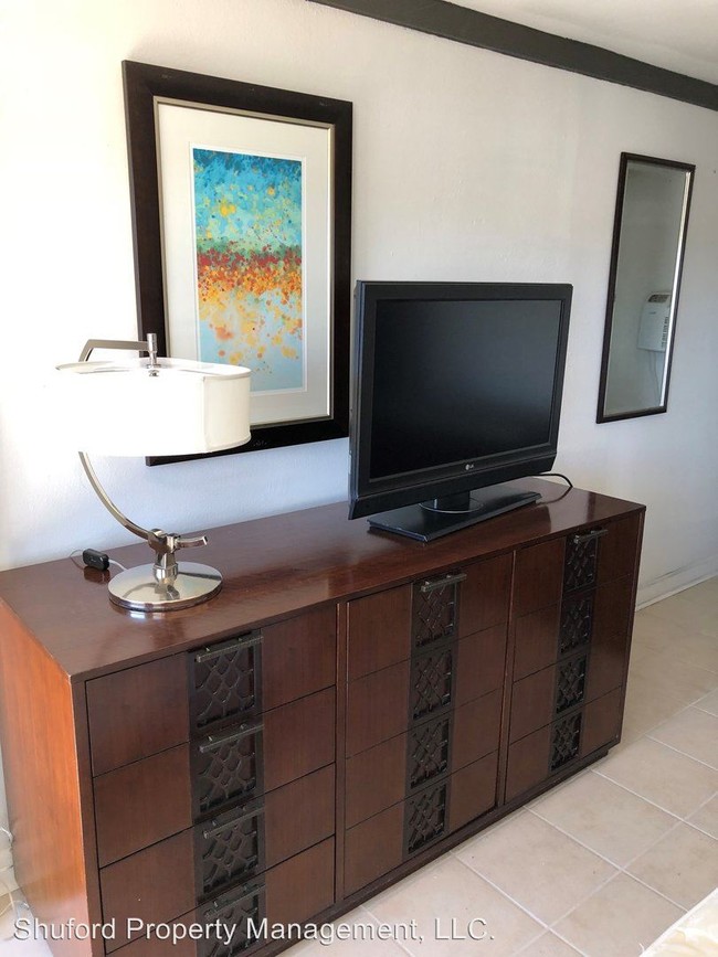Building Photo - 1 br, 1 bath Apartment - 1300 S Lee Highway