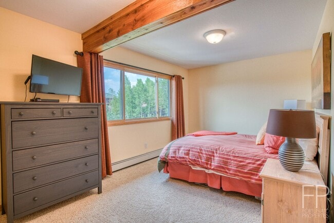 Building Photo - Top Floor and Updated Home with Great View...