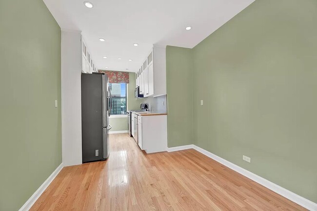 Building Photo - 359 Ovington Ave