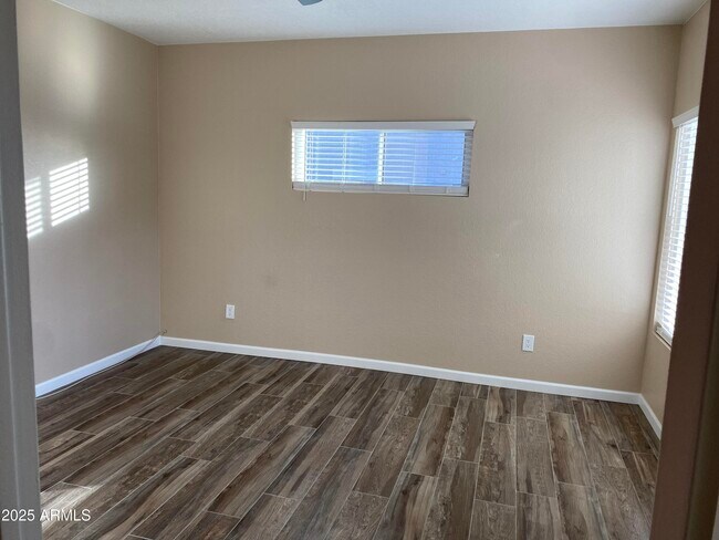 Building Photo - 9205 N 59th Ave