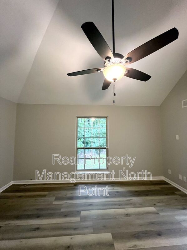 Building Photo - 3030 Steeplechase Dr