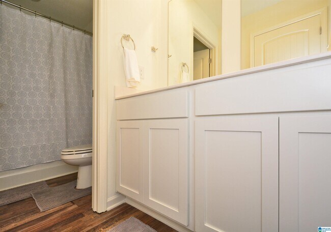 Building Photo - 6558 Creek Cir