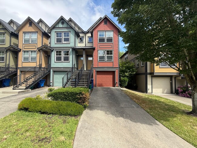 Building Photo - West Seattle Townhome