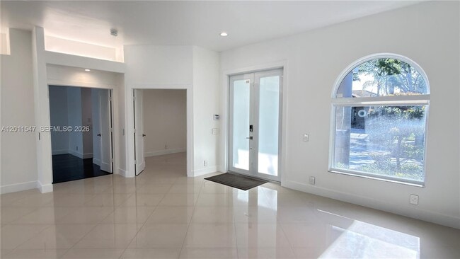 Building Photo - 3767 Oak Ridge Cir