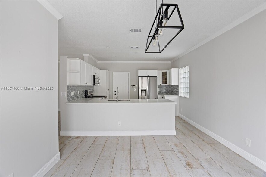 Building Photo - 15141 SW 49th St