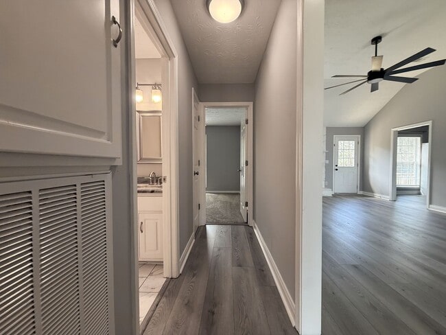 Building Photo - 2018 Tranquil Ln