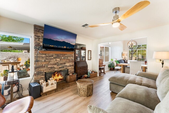 Building Photo - Summerlin 3 Bed / 2.5 Bath Home with Full Solar Panel Use! — Available October 5, 2026