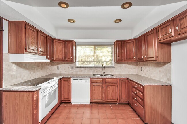 Building Photo - 403 Westwood Dr